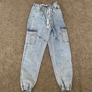 S.O.N.G. • Light Wash Pleated Cargo Joggers 🤍